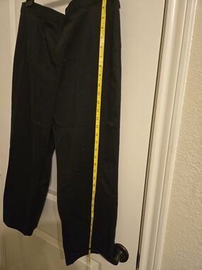 Women's Black Straight-Leg Dress Pants/Capri